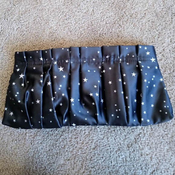 Guess Handbags - Guess clutch